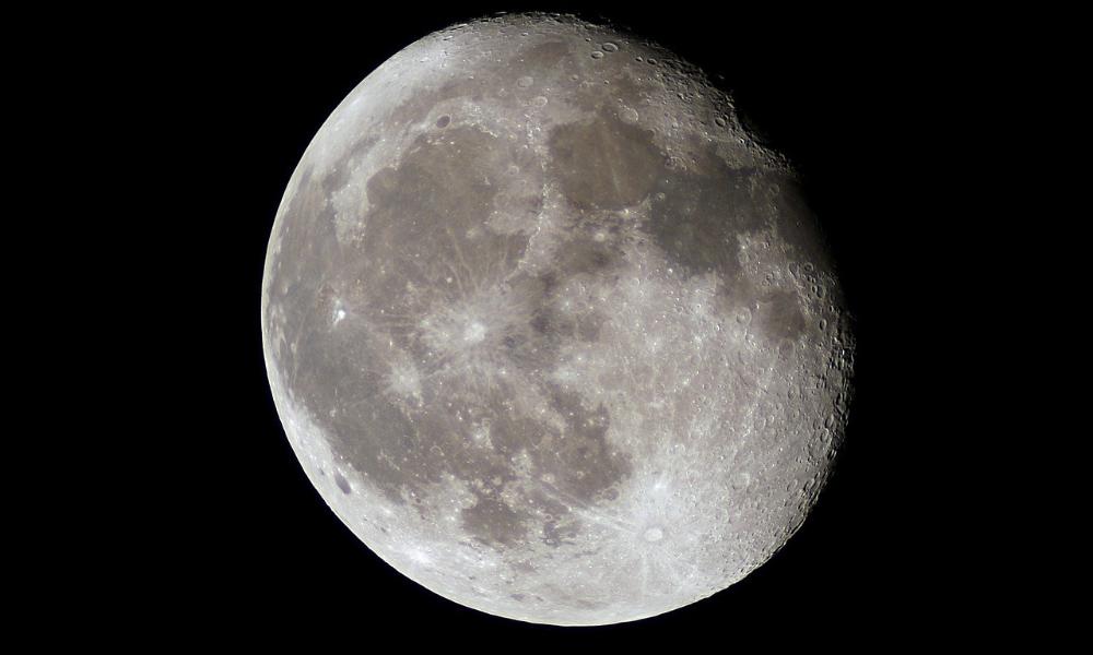 Jak fotografować nocne niebo? Przewodnik po astrofotografii dla początkujących